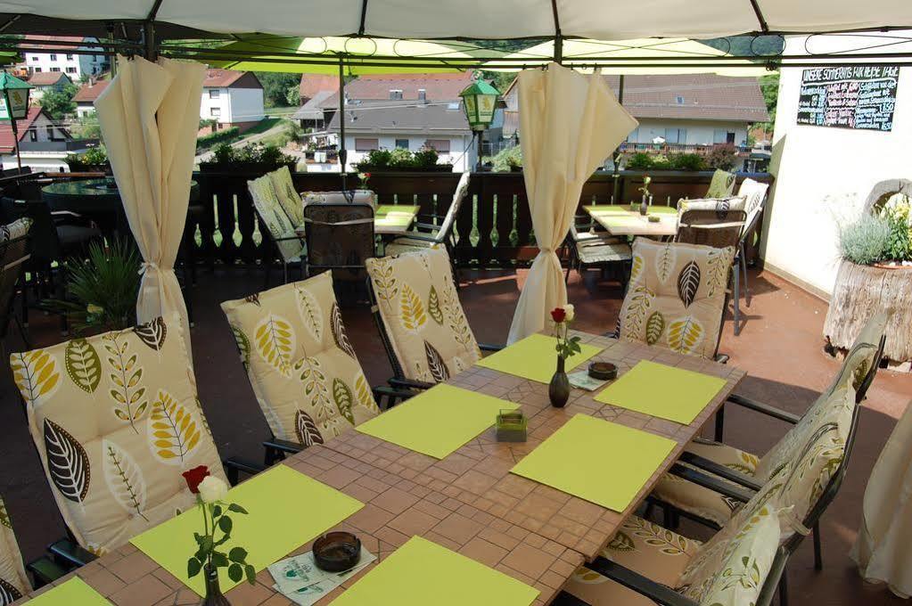 Hotel Gruener Baum Mit Restaurant & Wellness Oberzent Exterior photo